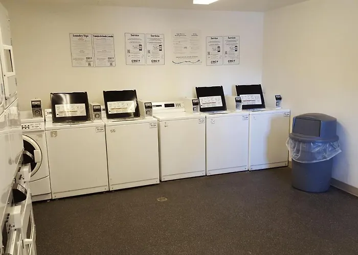 Intown Suites Extended Az - West 2*